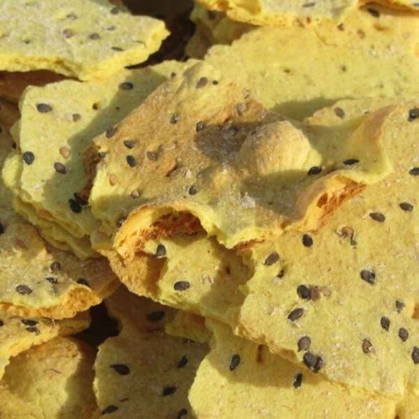 الخبز المجفف التقليدي بالحليب المخبوز في منطقة أرديستان