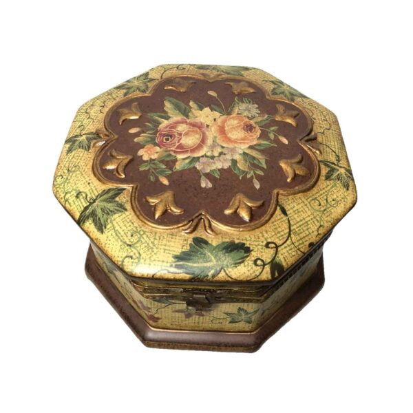 صندوق مجوهرات من البورسلين مصنوع يدويًا بأسلوب عتيق كريم