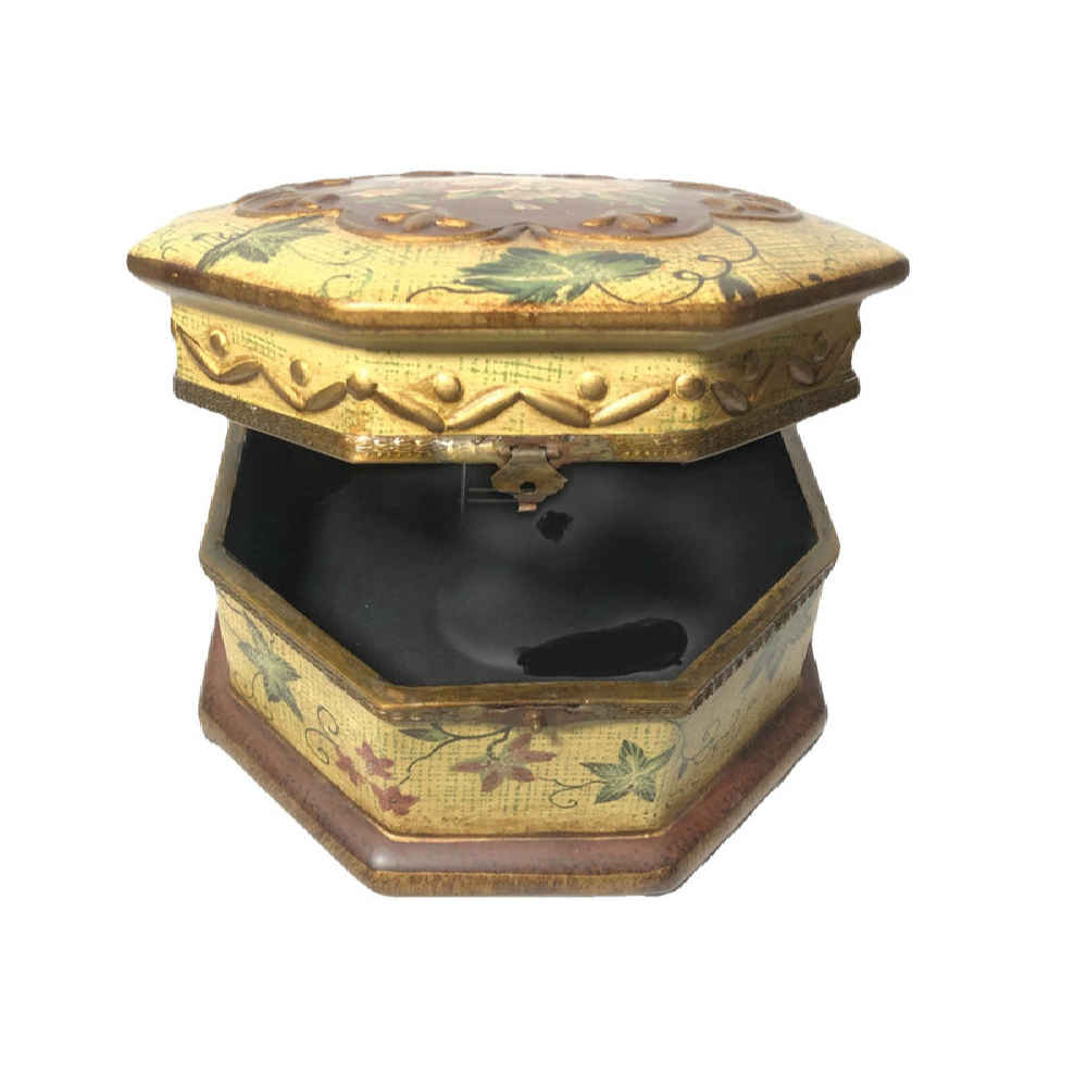 صندوق مجوهرات من البورسلين مصنوع يدويًا بأسلوب عتيق كريم