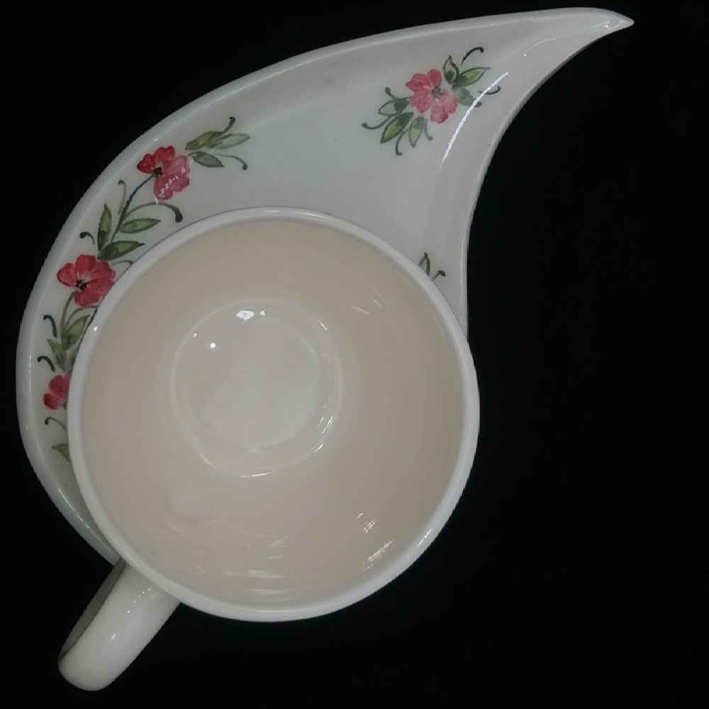 فنجان شاي سيراميك إيراني مع صحن هيوا