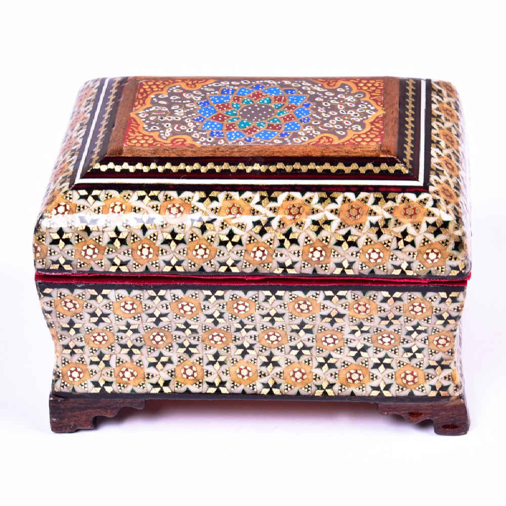 صندوق مجوهرات خشبي مصنوع يدويًا بتصميم ختام إيراني مزخرف بالأزهار