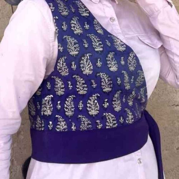 توب نسائي بكتف واحد موديل هستي