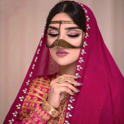 مجموعة سلة مهملات وصندوق مناديل معدني – نمط طاووس