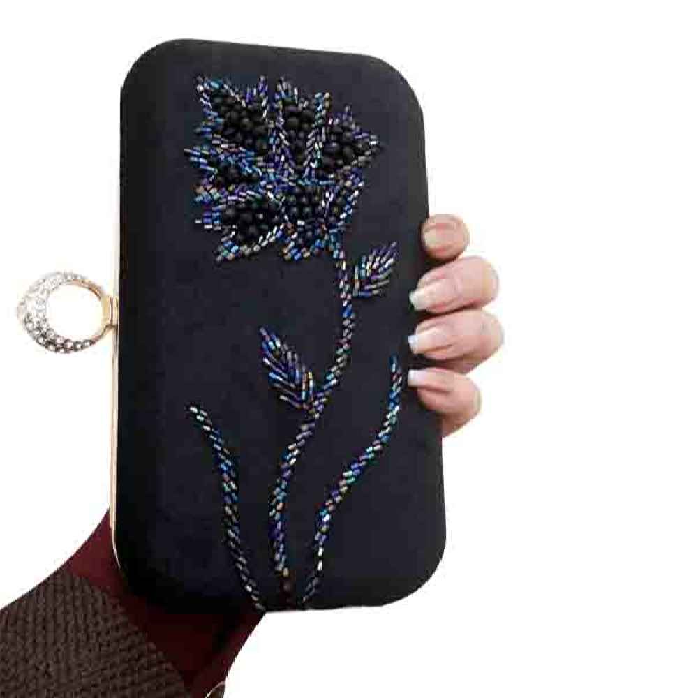 حقيبة يد صغيرة بتطريز الشريط مع تفاصيل خرز للمناسبات الخاصة