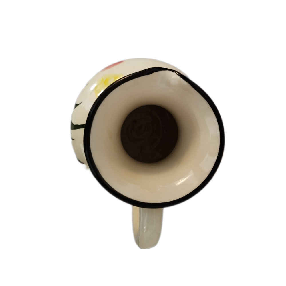 إبريق فخاري مصنوع يدويًا بنمط لانا