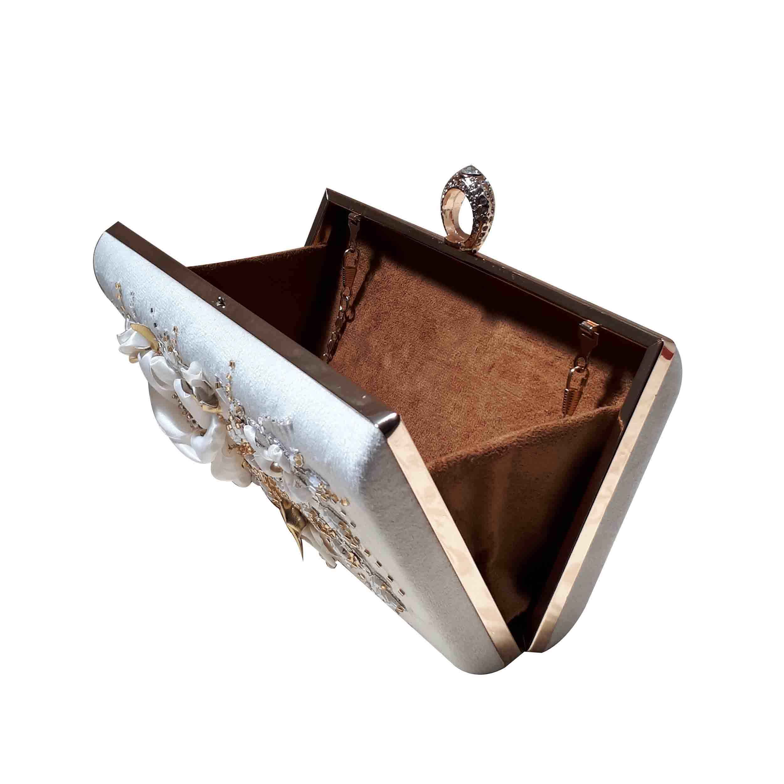 حقيبة يد صغيرة بتطريز الشريط مع تفاصيل خرز لحفلات المساء