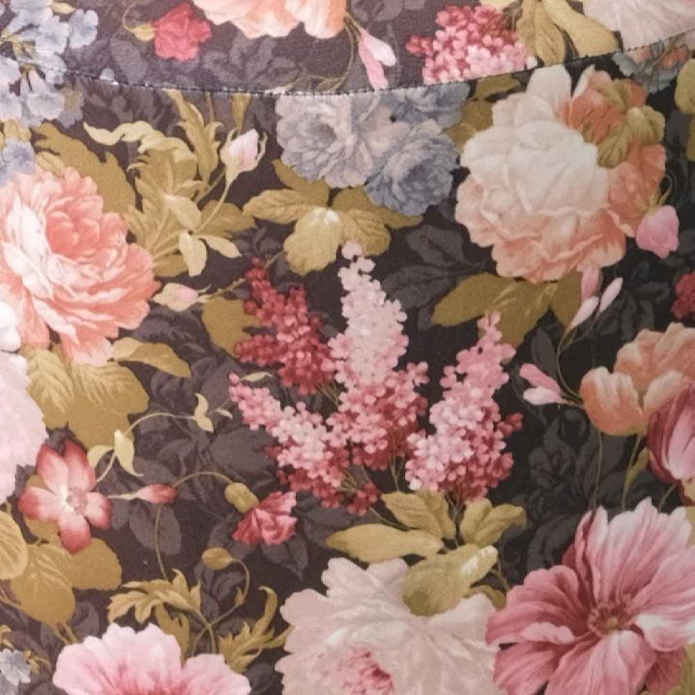 مقعد بوف دائري مخملي بتصميم زهور – موديل فلاورز