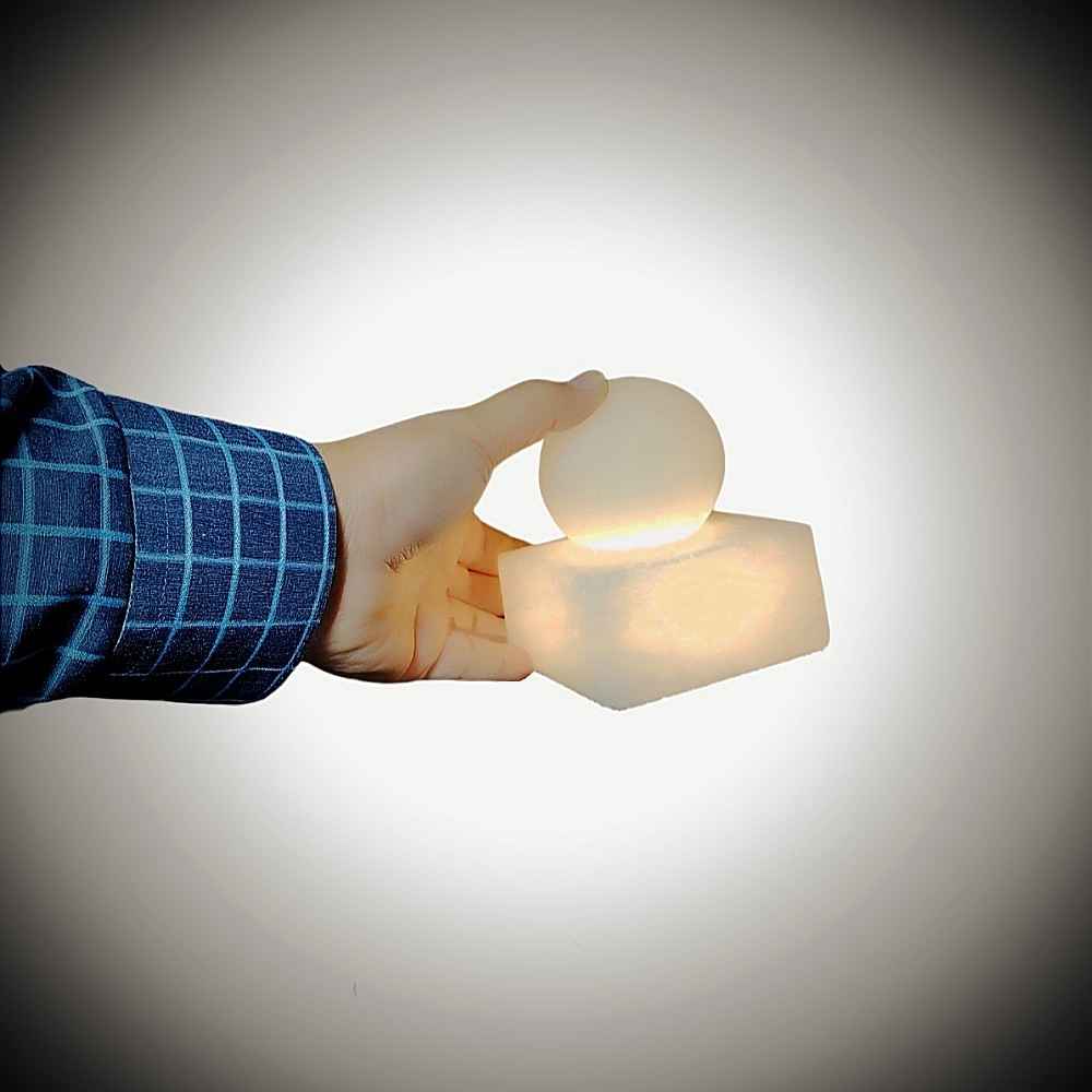 مصباح ملح إسلامي بشكل كرة مصنوع يدويًا بخط عربي لآية الكرسي