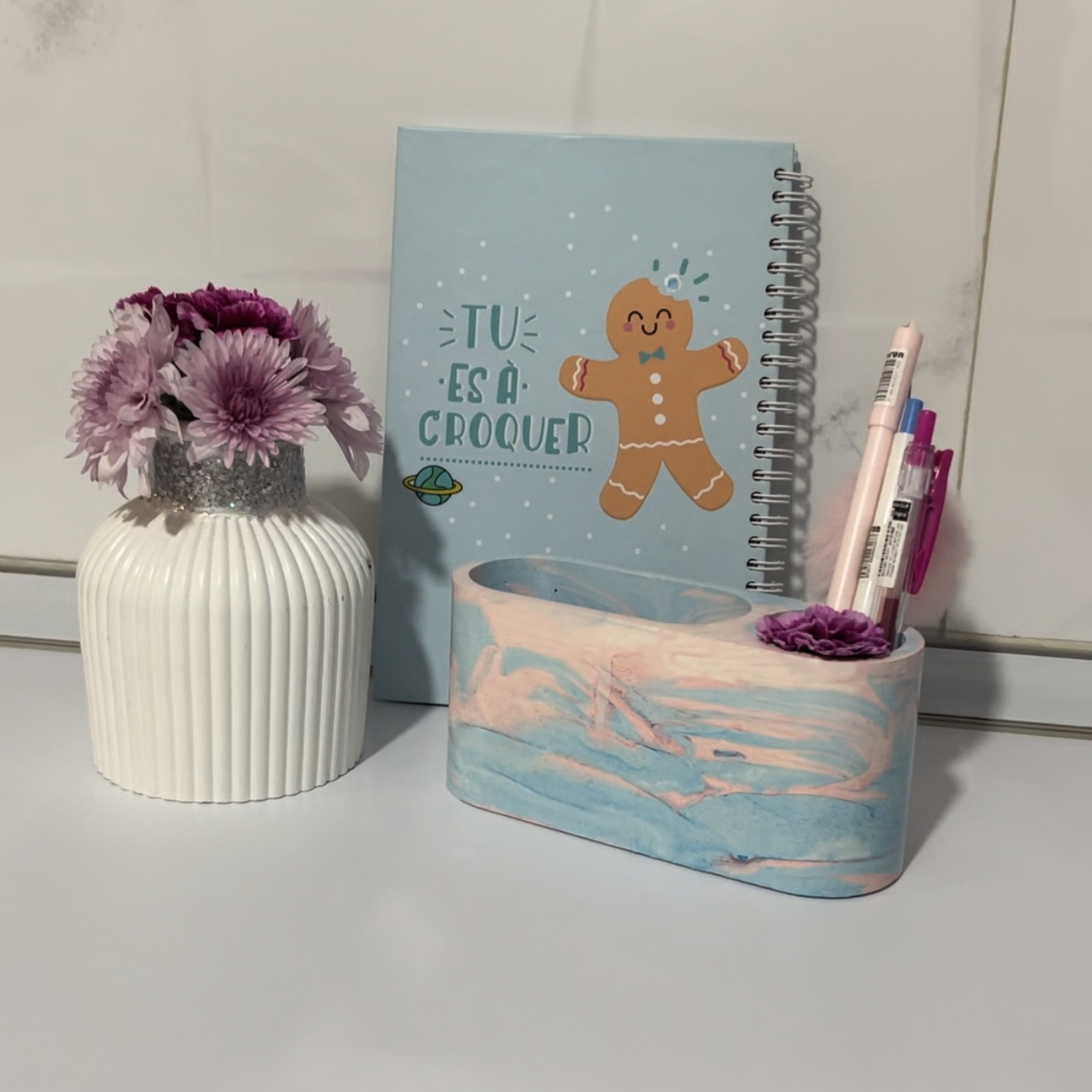 حاملة أقلام من الحجر للمكتب بتصميم الرخام، طراز سانا