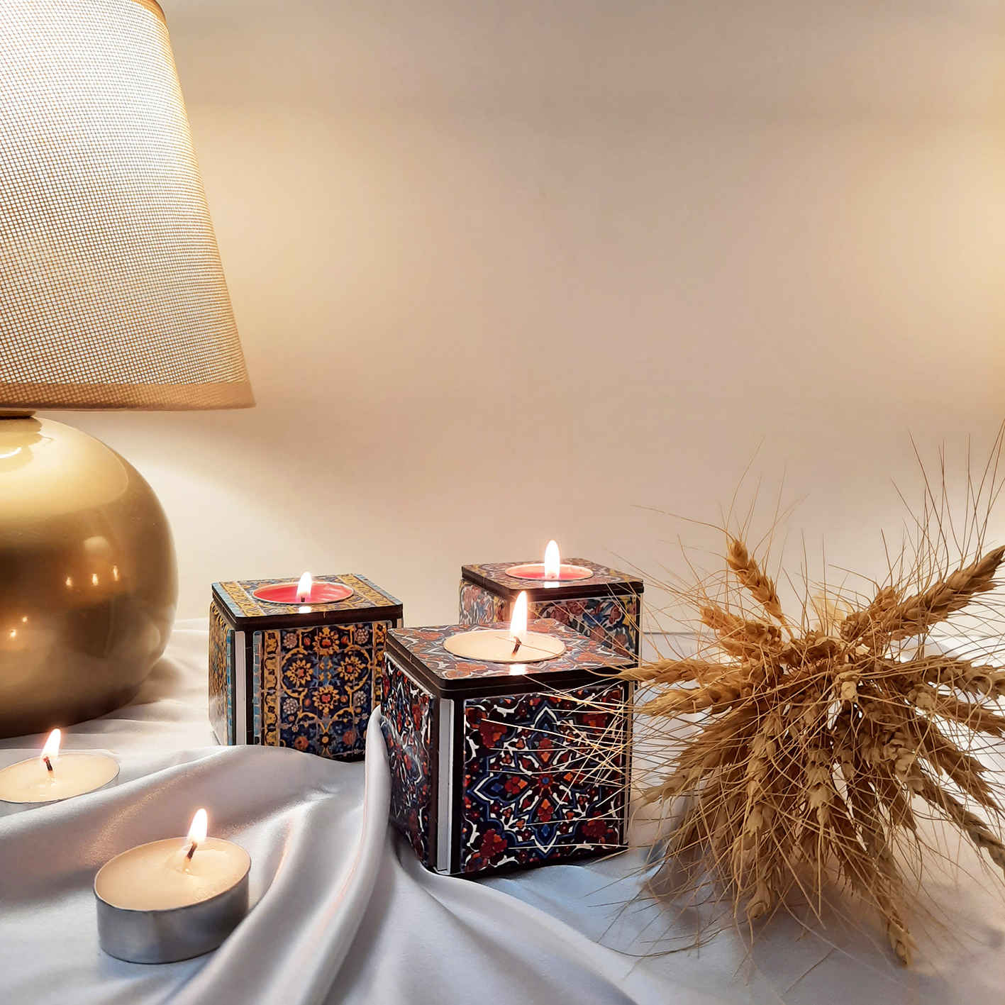 حامل شمعة تيلايت مكعب خشبي موديل ياسنا