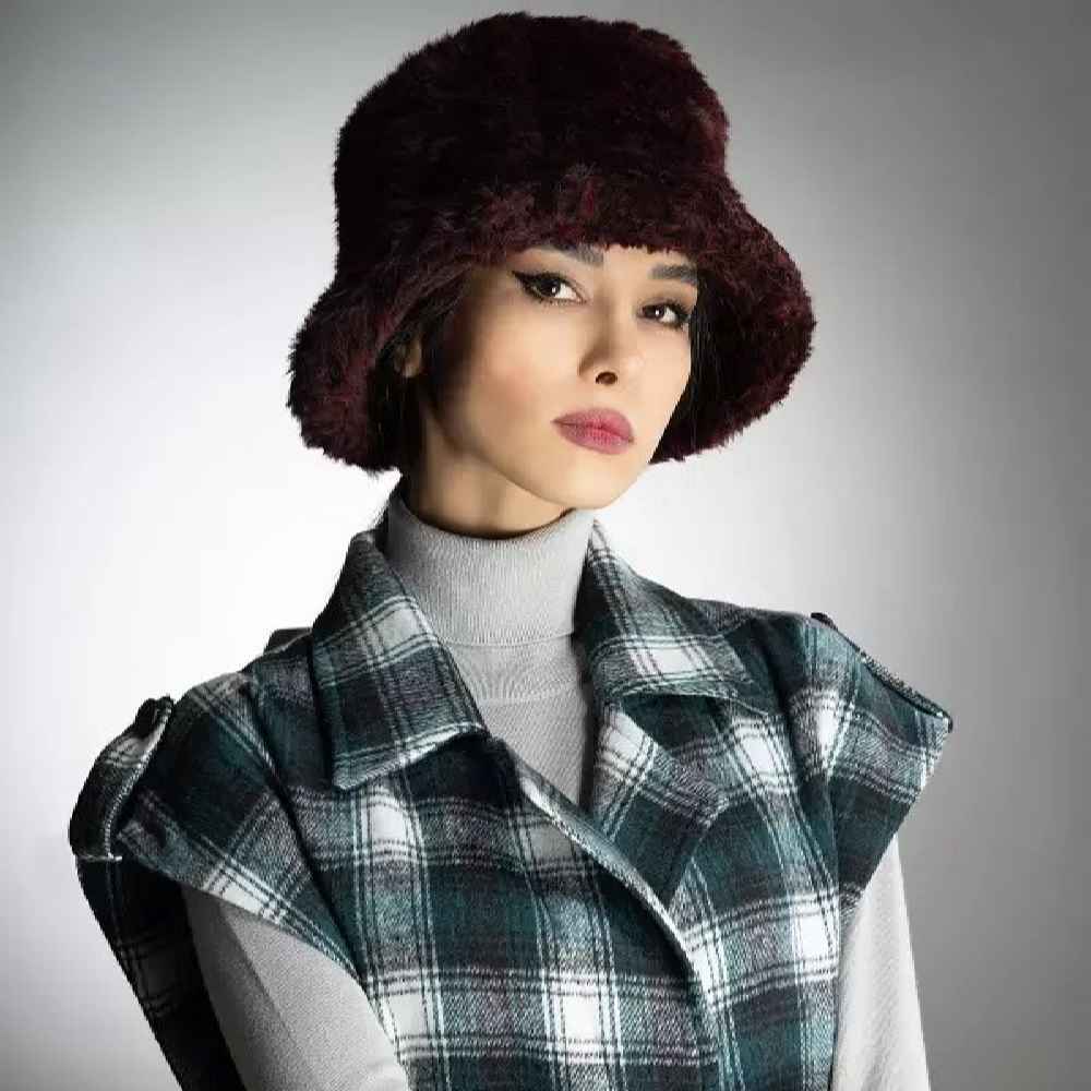 قبعة دلو من الفرو الصناعي للنساء – موديل بسيط