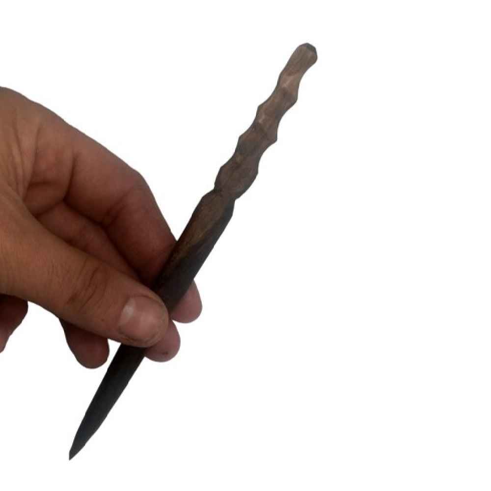 عصا شعر خشبية مصنوعة يدويًا بتصميم منحني للنساء