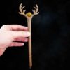 عصا شعر خشبية مصنوعة يدويًا بتصميم قرن وحجر العقيق