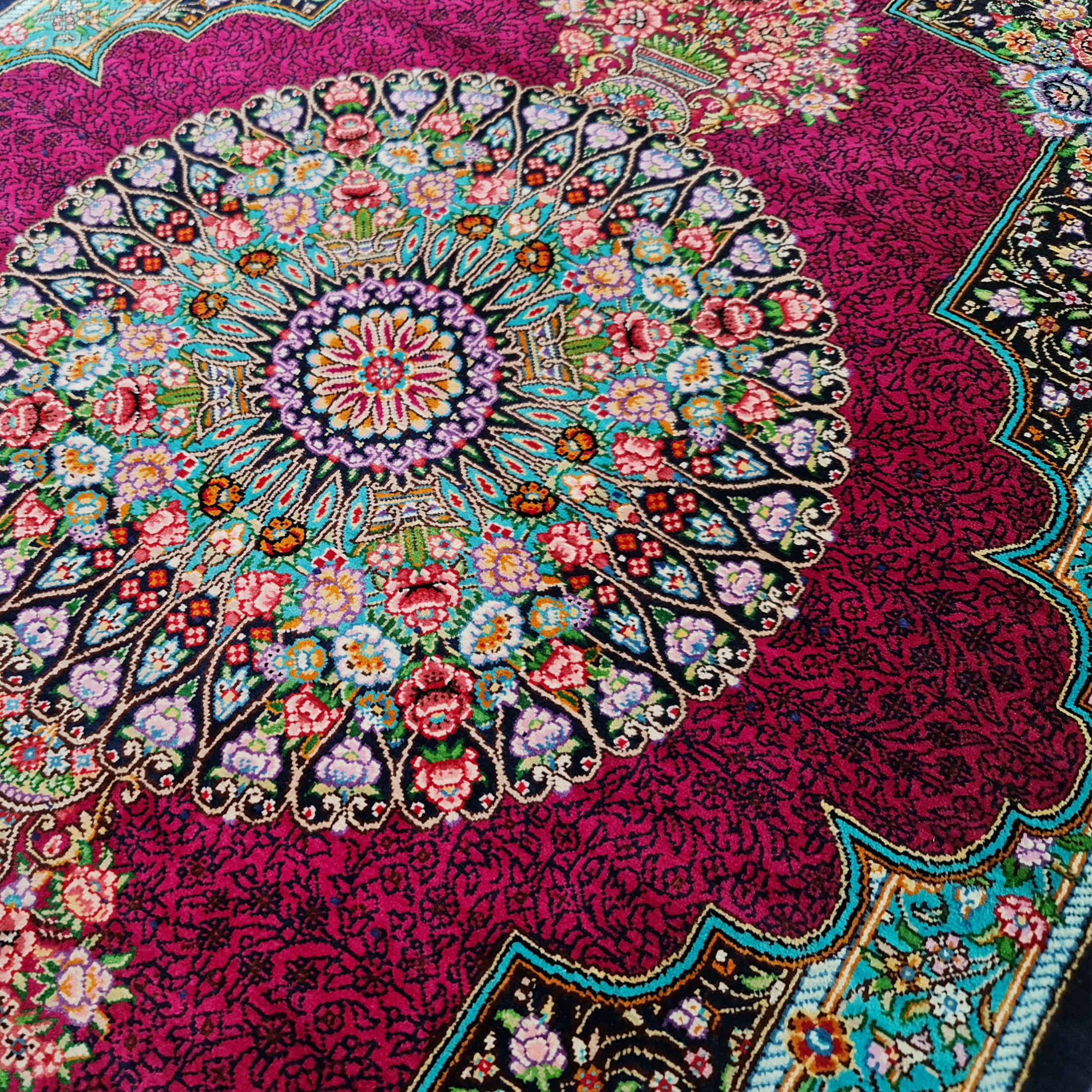 سجادة صلاة إيرانية حرير أصيلة، منسوجة يدويًا وفاخرة – سجاد كيفان