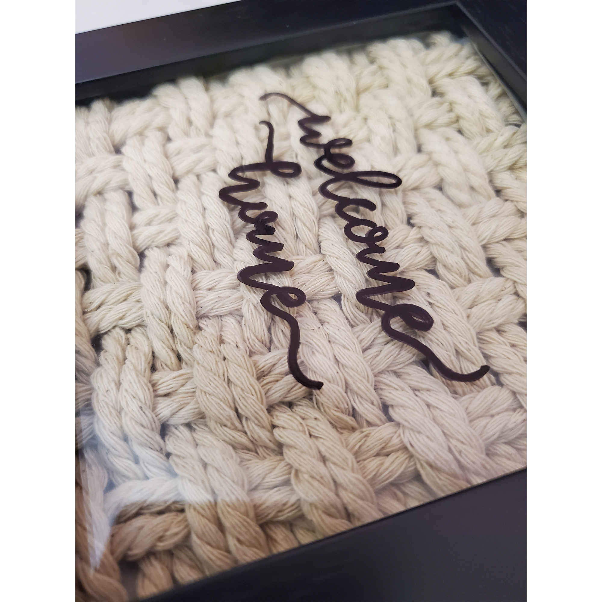 حامل مفاتيح جداري مزخرف ومصنوع يدويًا “مرحبًا بكم في المنزل”