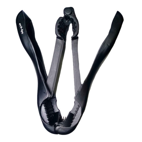 أداة فتح المكسرات – جهاز فتح اللوز والبندق المصنوع من الألومنيوم الأسود للمكسرات ذات القشرة الصلبة