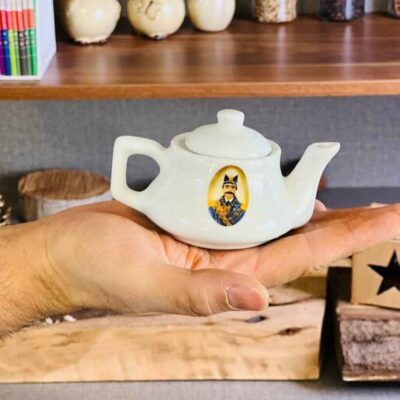 ابريق الشاي لتحضير وتقديم الزعفران والأعشاب الأخرى ناصری