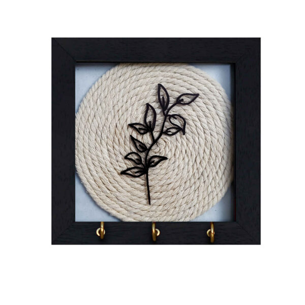 حامل مفاتيح جداري مزخرف ومصنوع يدويًا بتصميم بوهيميان مكرامي