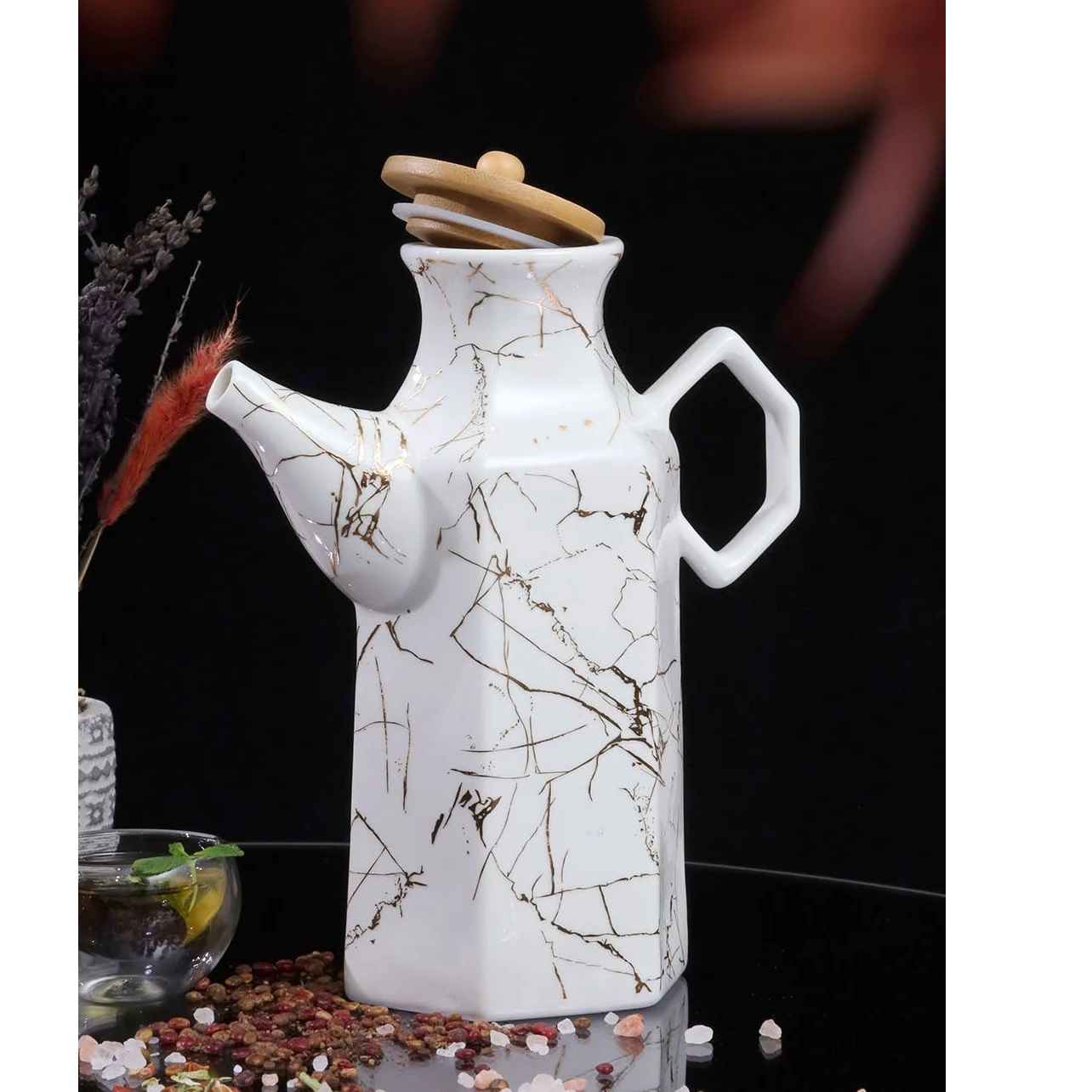 زجاجة توزيع زيت سيراميكية بيضاء عملية للطهي اليومي