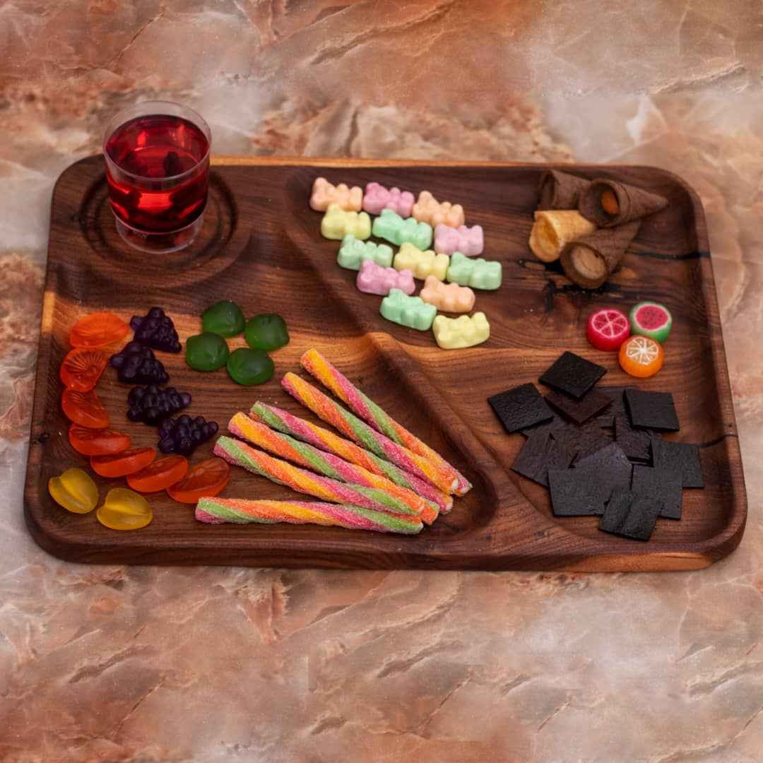 صينية خشبية بثلاثة أقسام – نموذج “سناك” | رائعة للمقبلات والمزيد