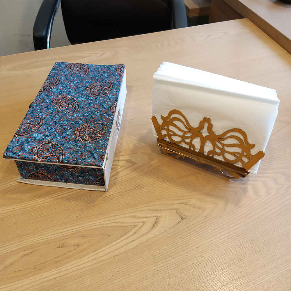 حامل مناديل ذهبي – إكسسوار داخلي أنيق