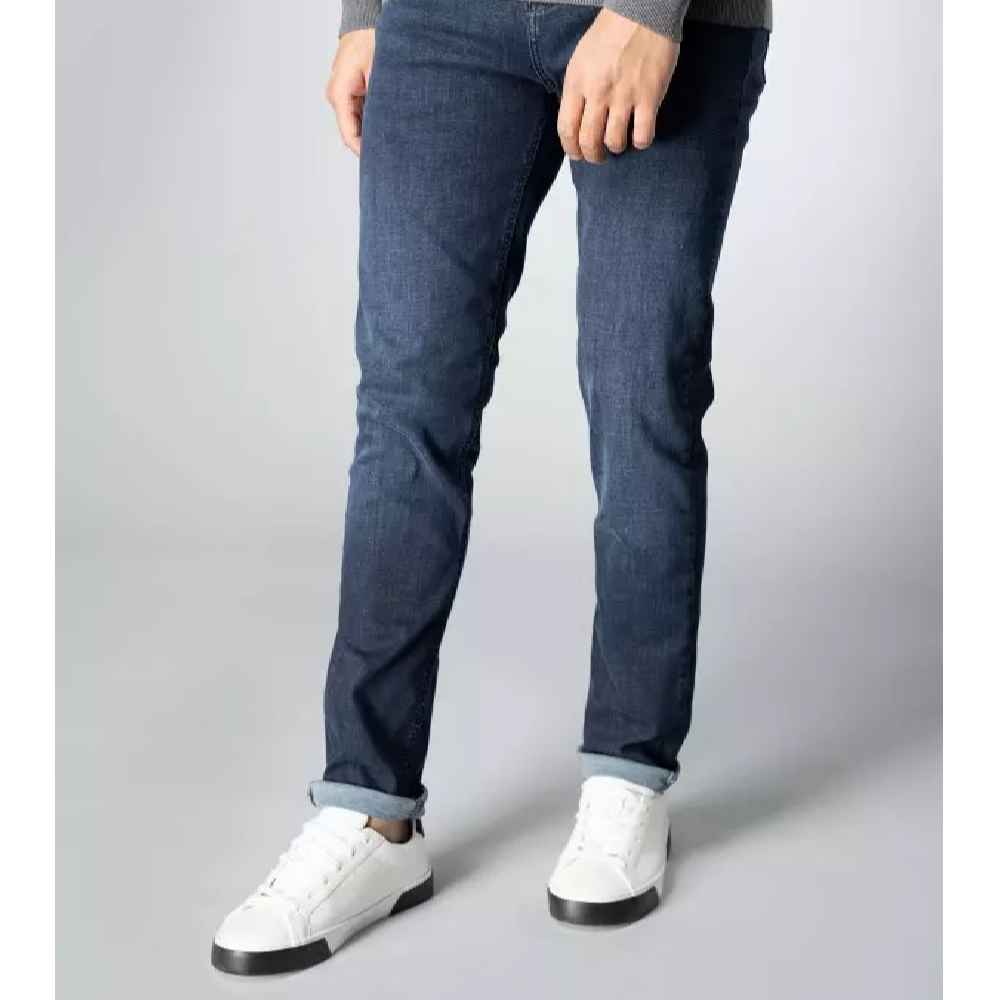 جينز ضيق للرجال باللون الأزرق مع أساور مناسب لأي مناسبة