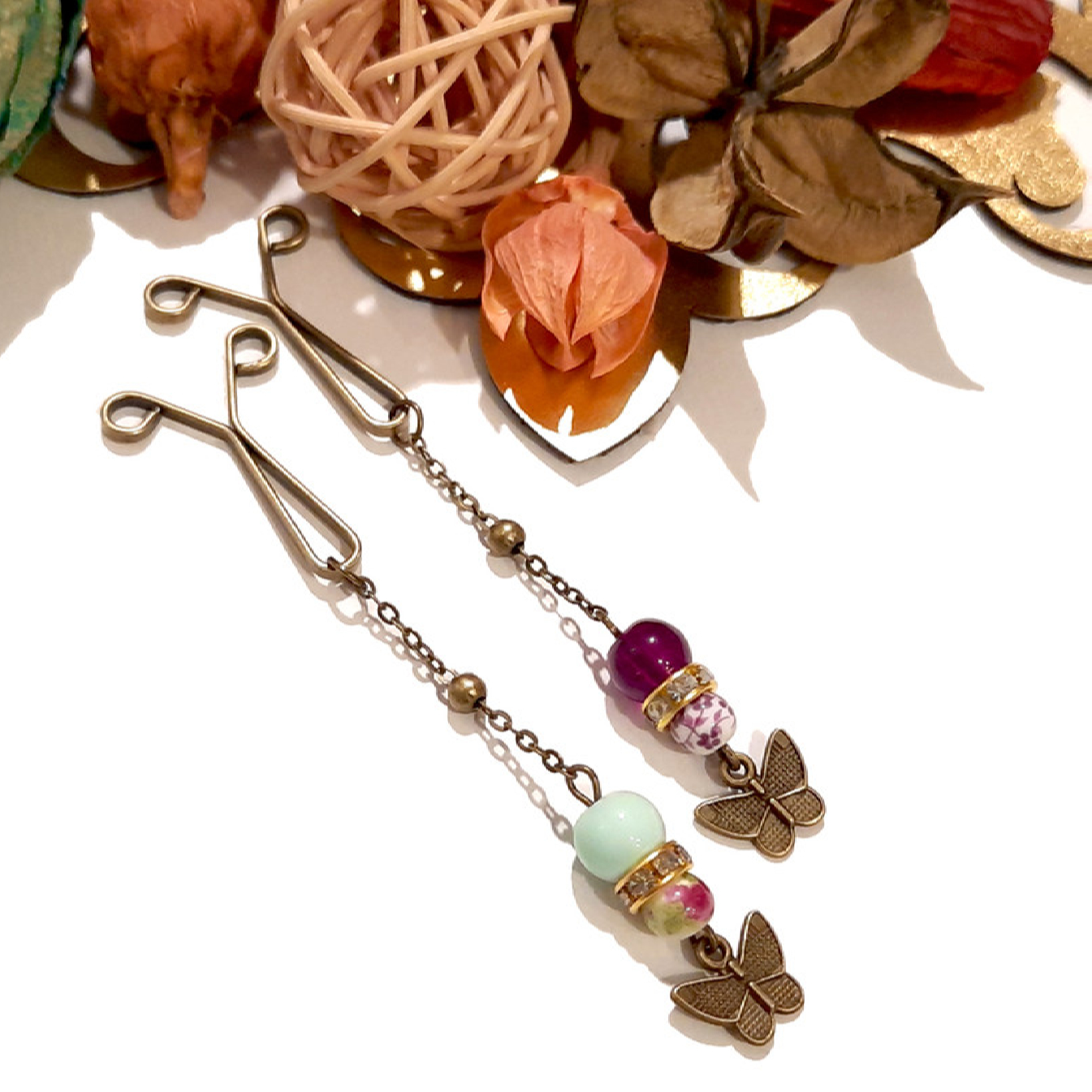 دبابيس حجاب على شكل حرف U للنساء المسلمات مع قلادة فراشة طويلة (4 قطع)