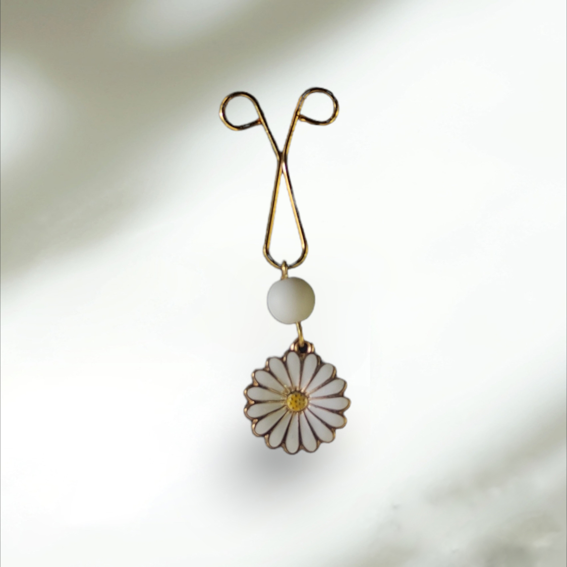 دبابيس حجاب على شكل حرف U للنساء المسلمات مع قلادة البابونج (6 قطع)