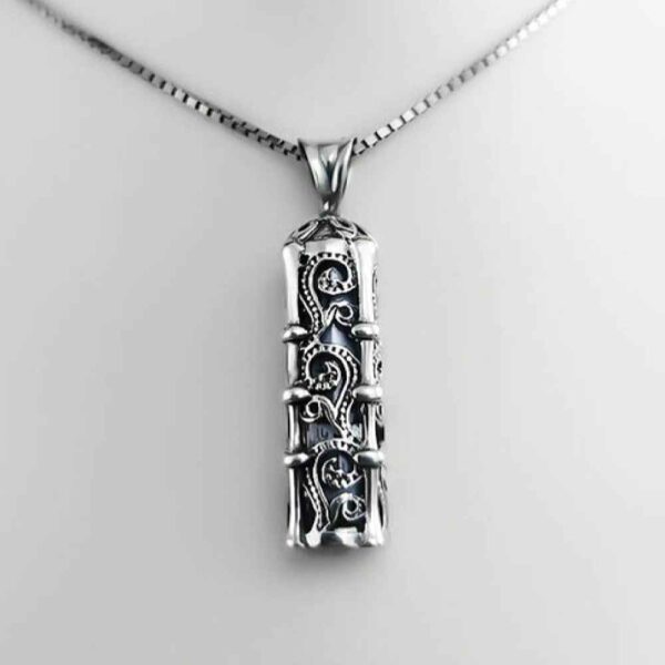 قلادة فضية إسلامية بحرز الإمام جواد مجوهرات إسلامية