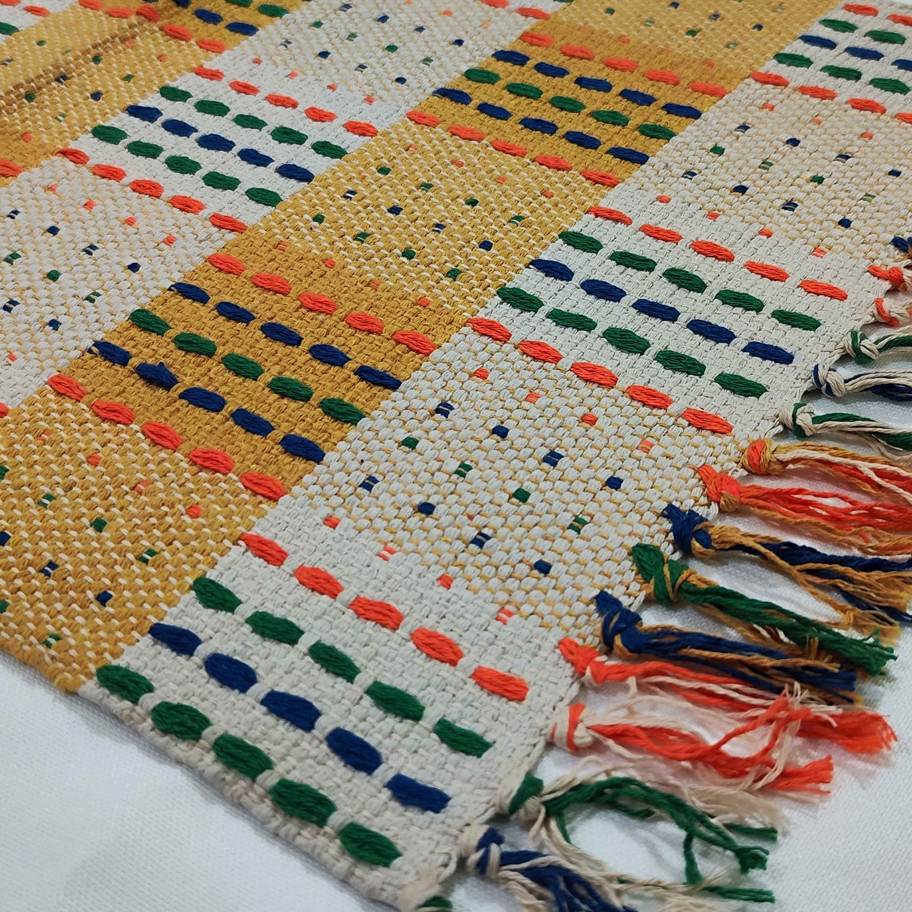 سجادة جاجيم إيرانية منسوجة بنمط شطرنج أصفر