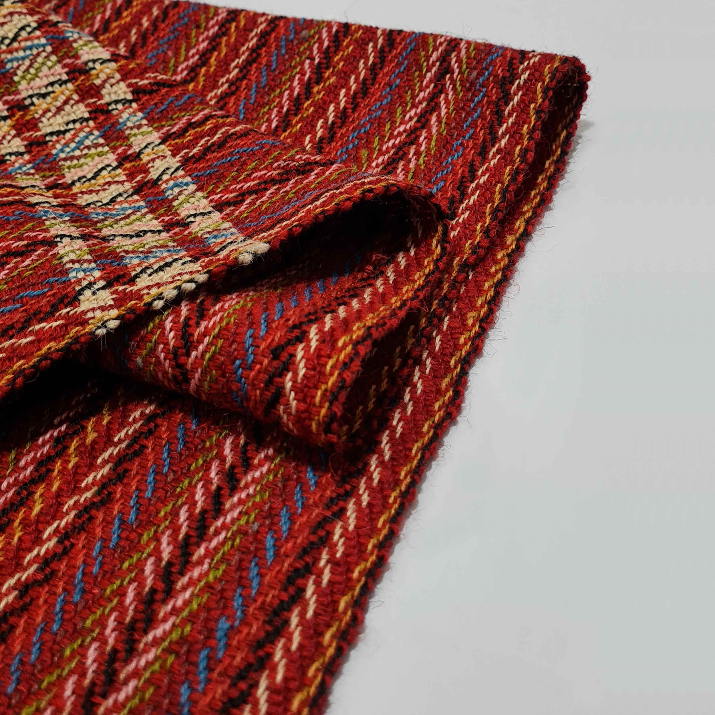 سجادة جاجيم إيرانية منسوجة في لرستان حمراء