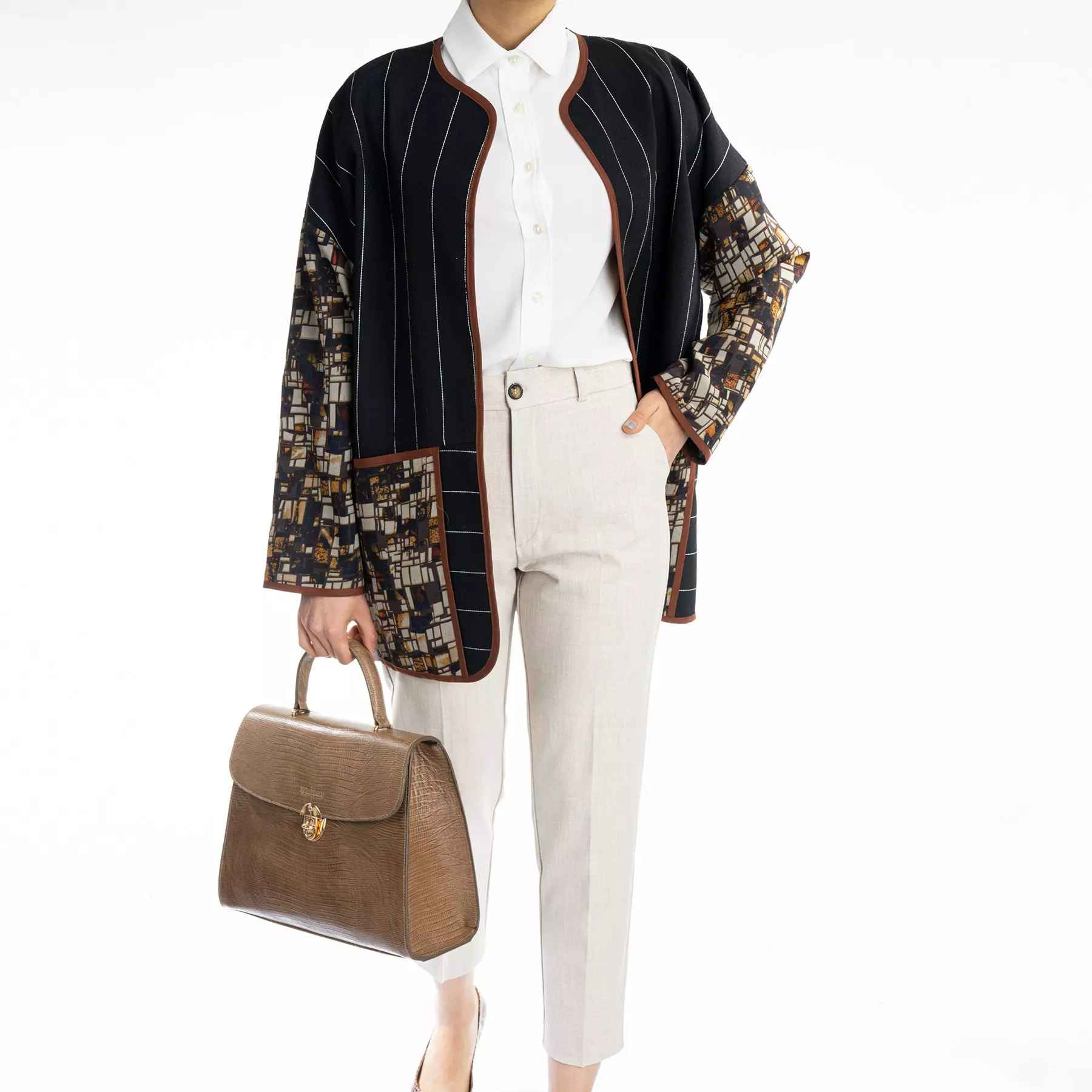 مانتو إيراني بالأسود والبني مع جيوب أمامية للنساء