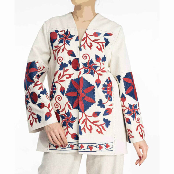 مانتو إيراني بتصميم تقليدي بالكريم والأحمر للنساء