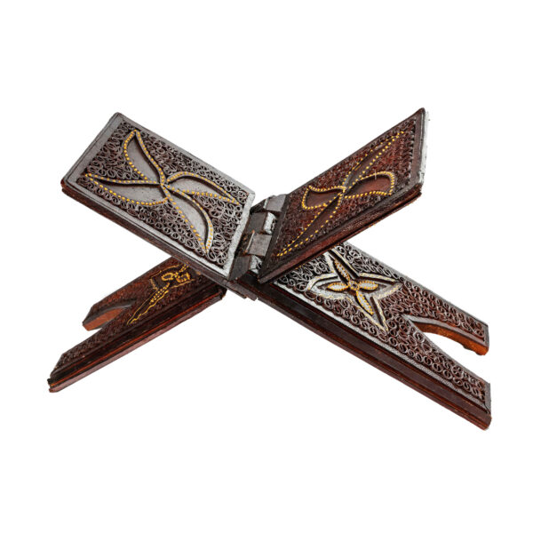 رَحْل خشبي قابل للطي للقرآن مع جلد جمل طبيعي