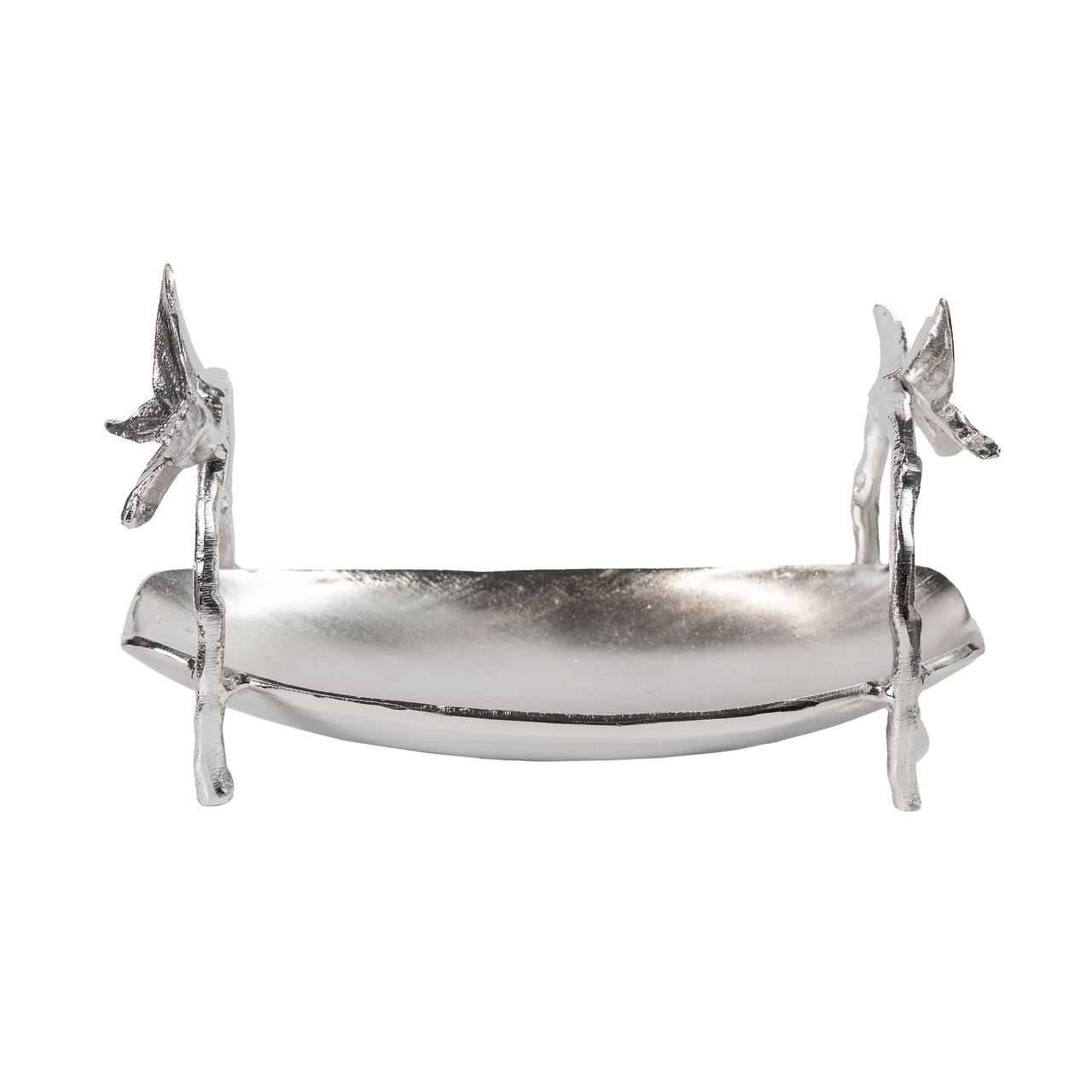 طبق تقديم للفواكه والمكسرات بتصميم الفراشات