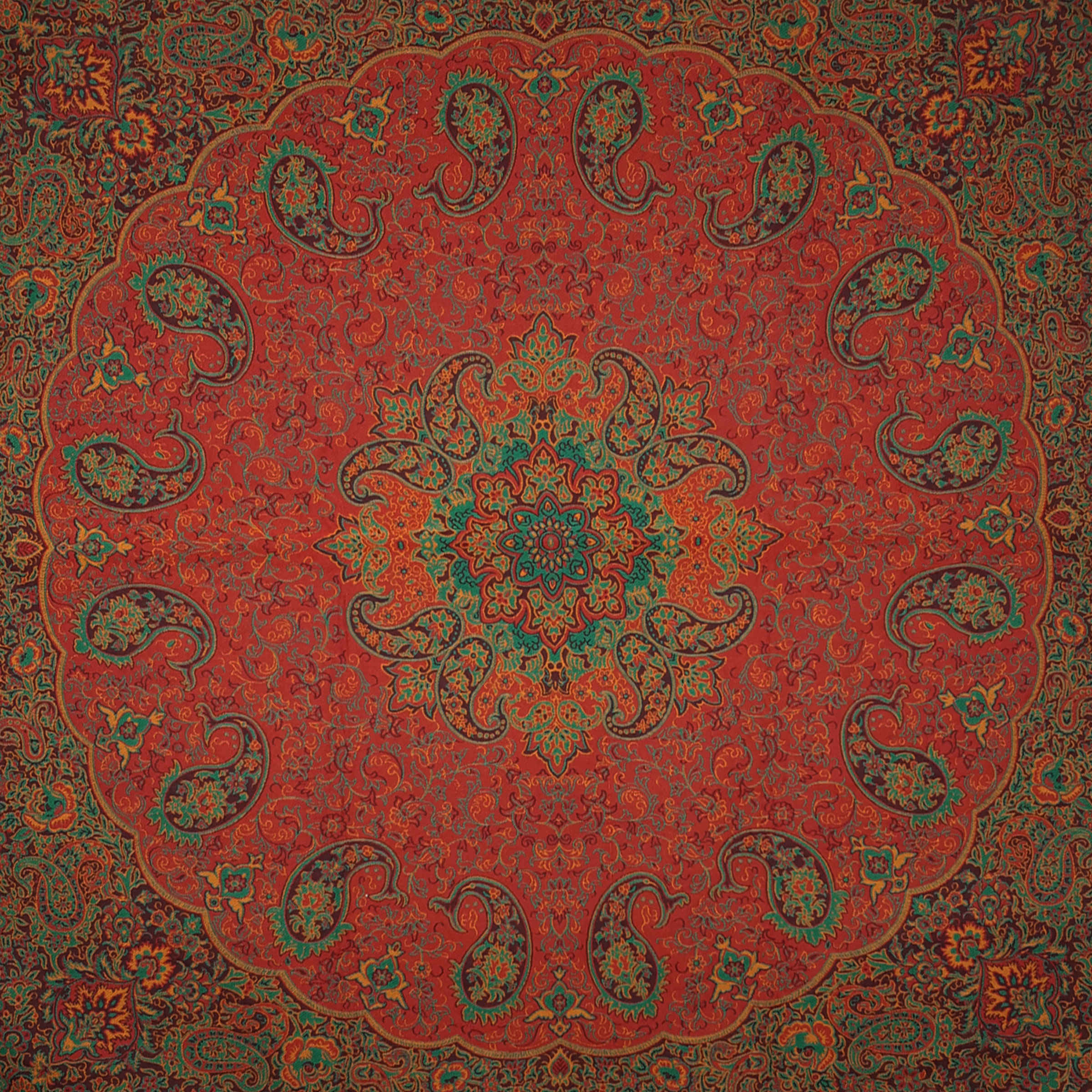 غطاء طاولة تيرمه فاخر بنقشة البازلي الإيراني نسترن