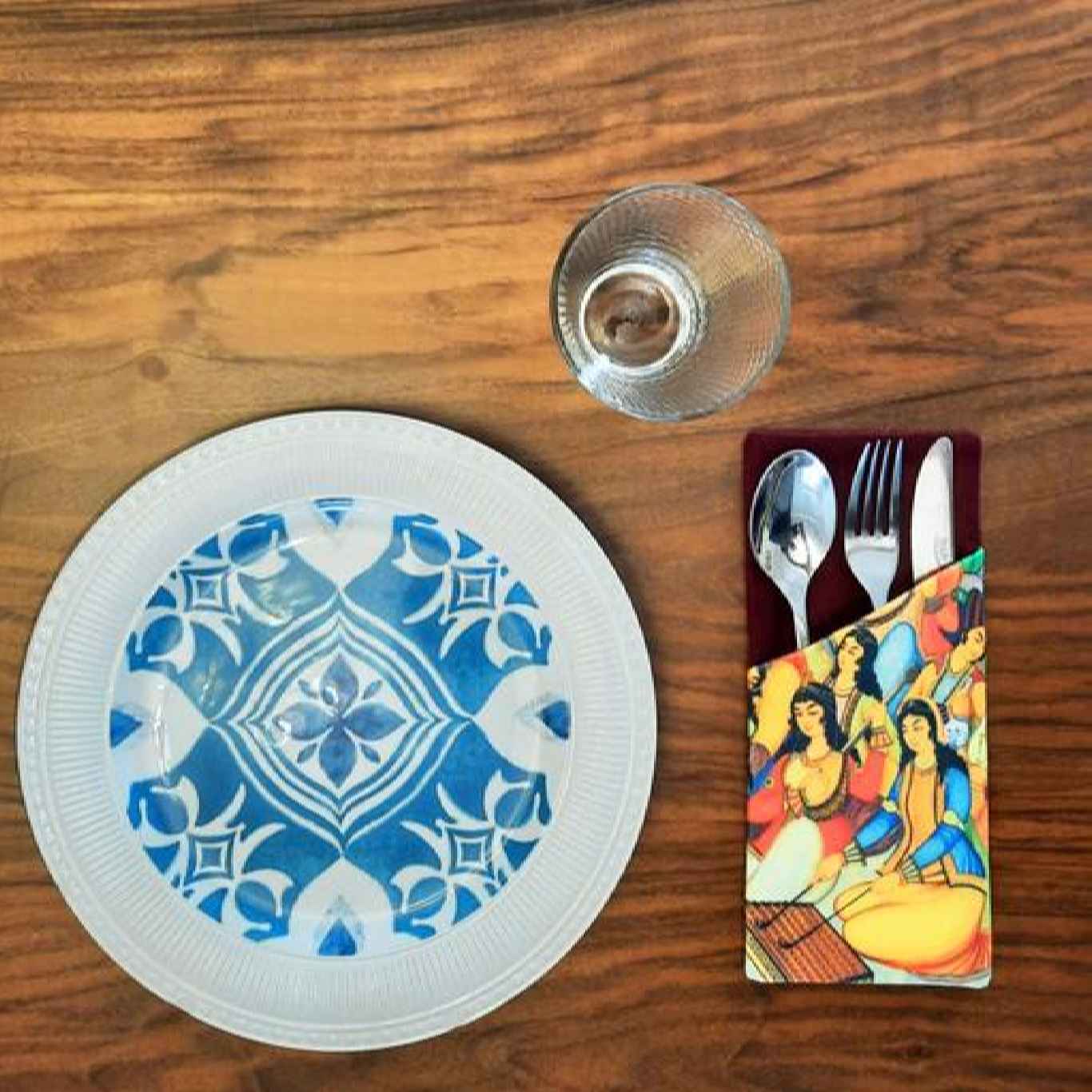 حقيبة أدوات المائدة من المخمل بتصميم زهور – أسلوب كلاسيكي عاجي