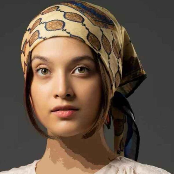 وشاح صغير للنساء بطبعة فنية لناصر الدين شاه قاجار