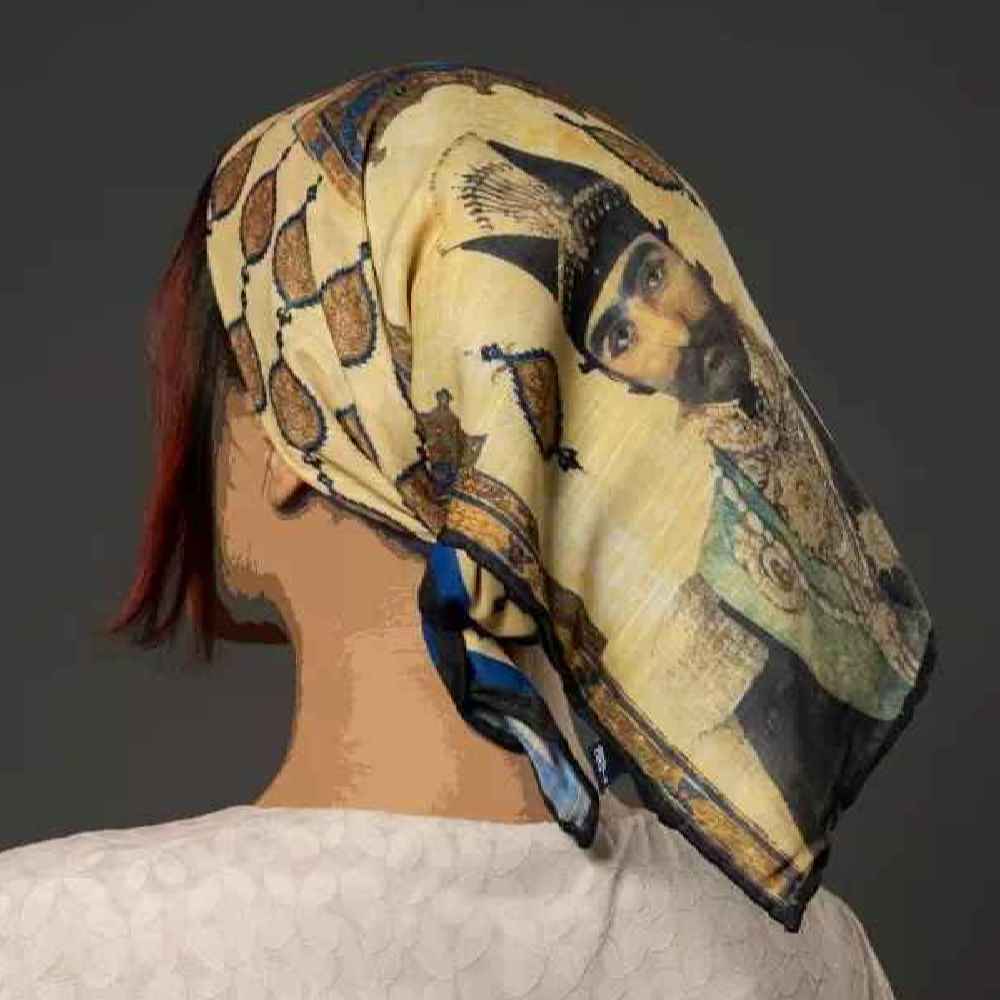 وشاح صغير للنساء بطبعة فنية لناصر الدين شاه قاجار