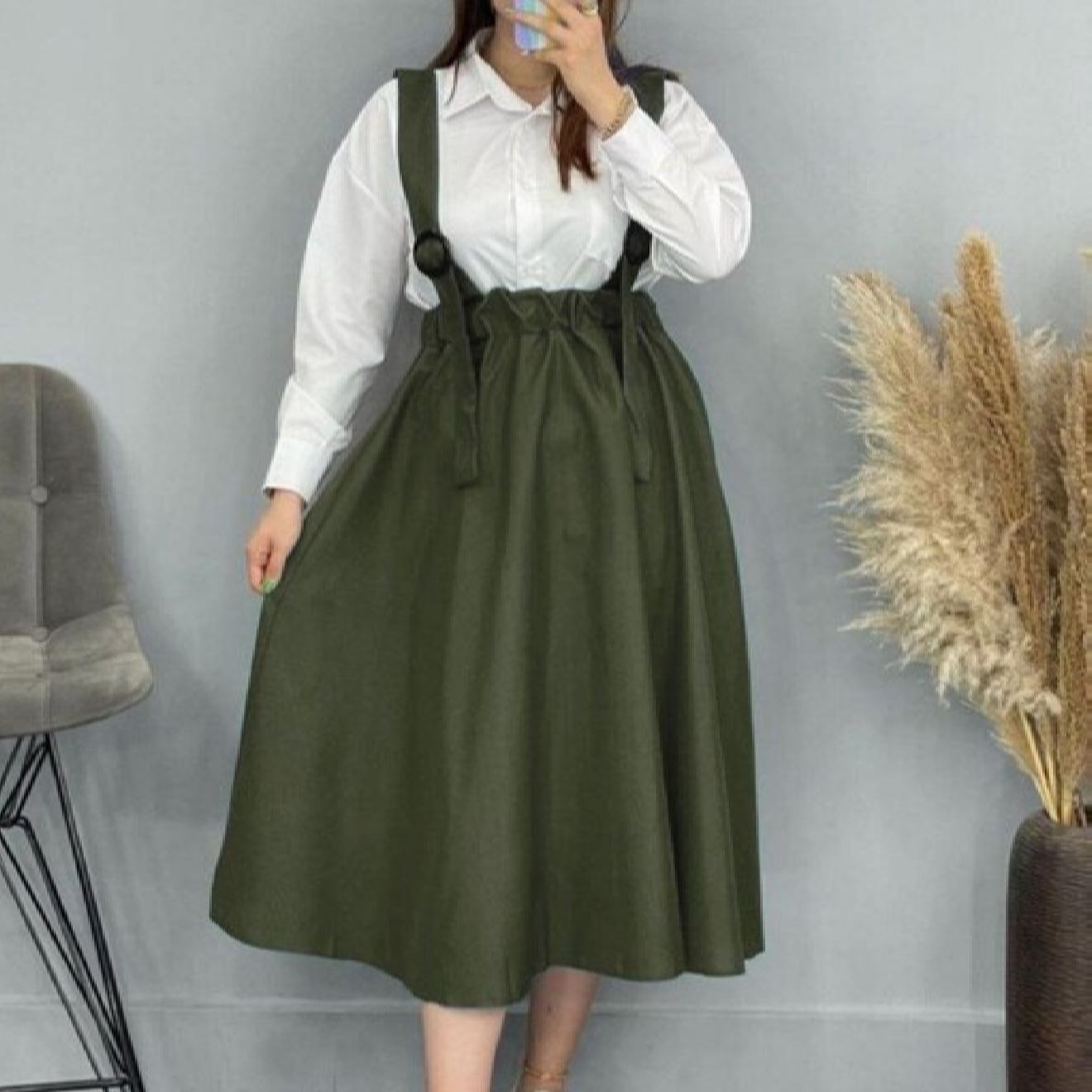 تنورة نسائية مع حمالات من ميكروفايبر باللون البنفسجي