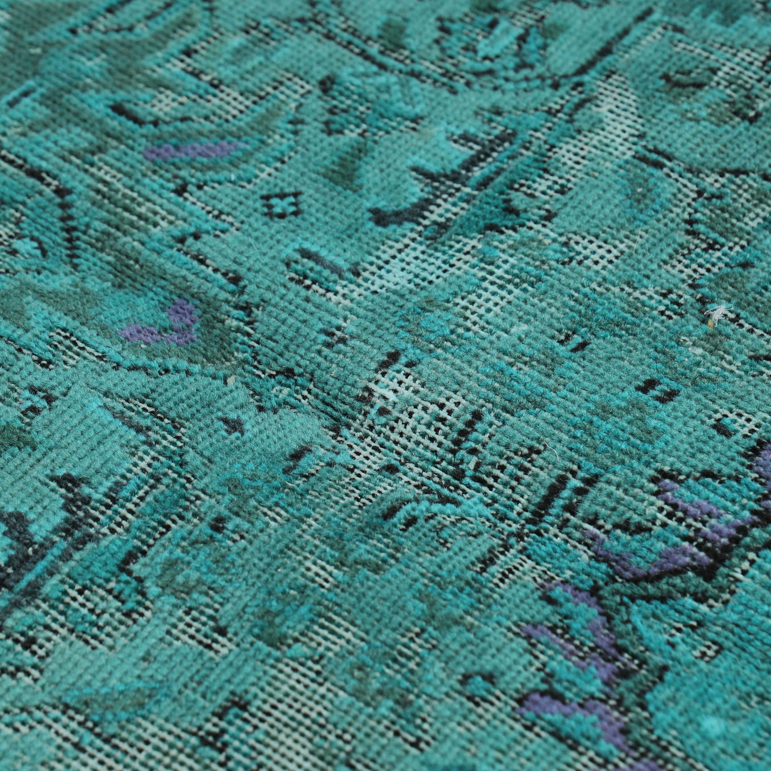 سجادة صوف إيرانية أصلية معقودة يدويًا بتصميم أزرق داكن – أصفهان