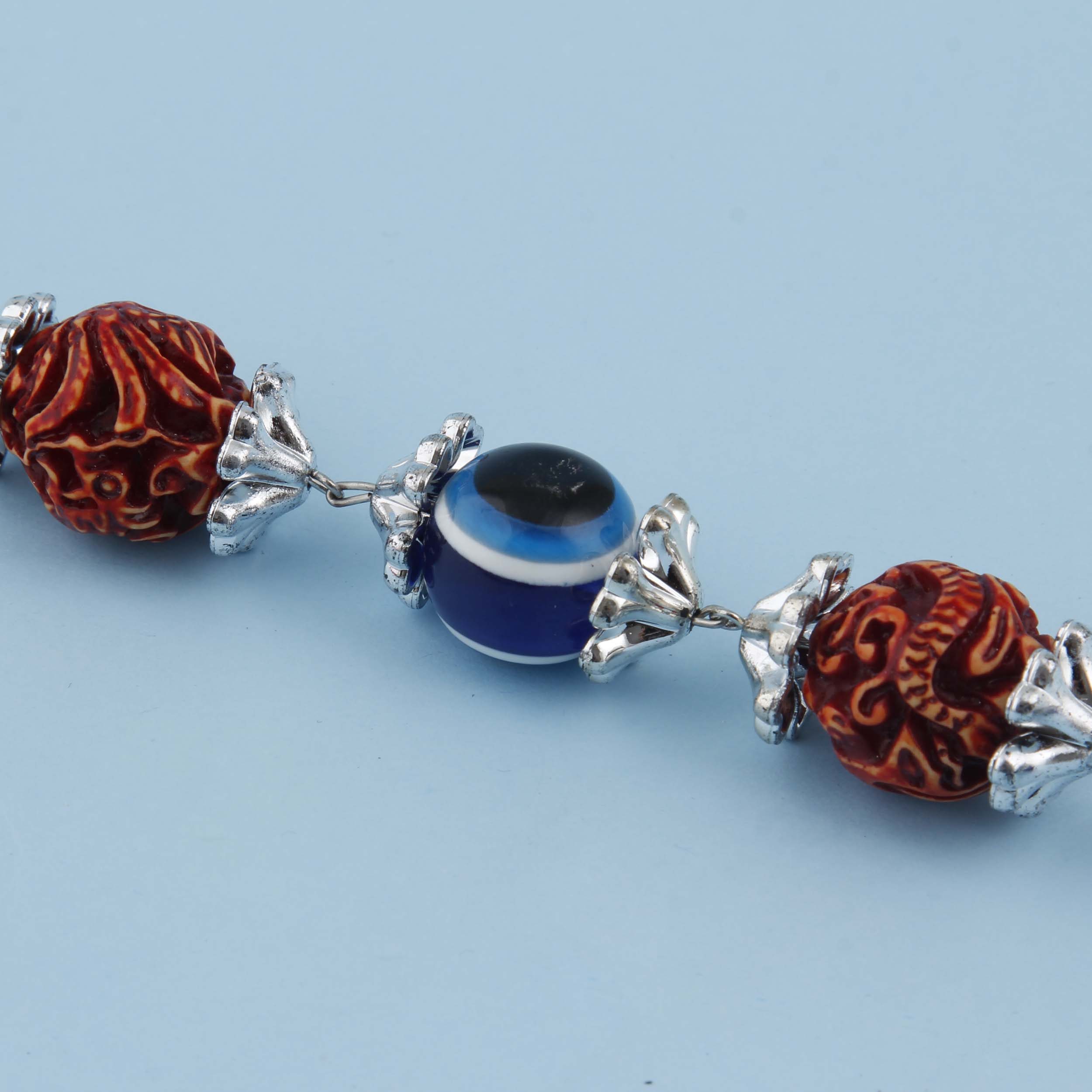 زينة مرآة الرؤية الخلفية للسيارة – عين الحسد قوي