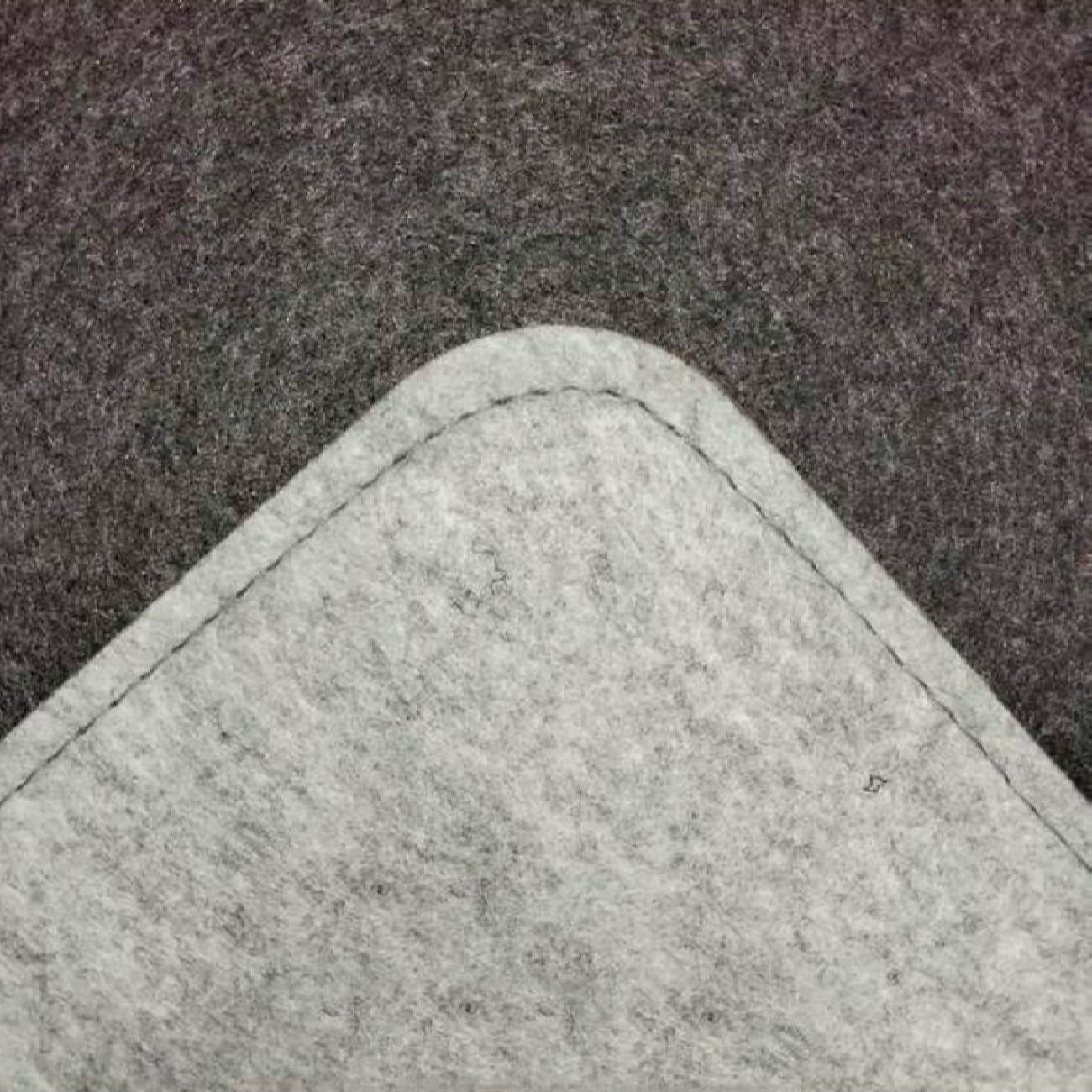 سجادة سلالم داخلية مصنوعة من اللباد – مقاومة للانزلاق للأطفال، كبار السن، والحيوانات الأليفة، 2 قطعة