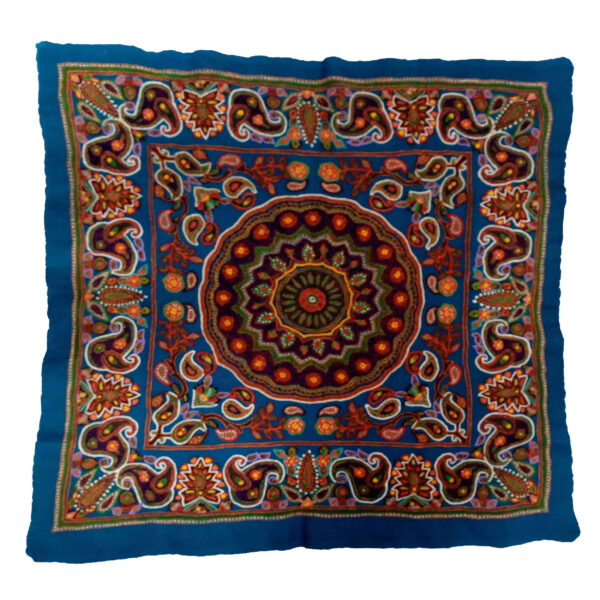 أناقة باته كرمان: سجادة طاولة مصنوعة يدويًا باللون سهرة