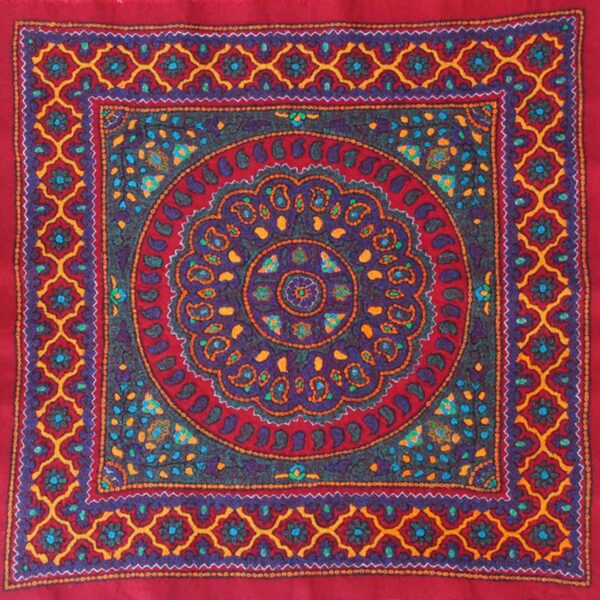 سجادة طاولة مصنوعة يدويًا بأناقة من باته كرمان، طراز بازوباندي