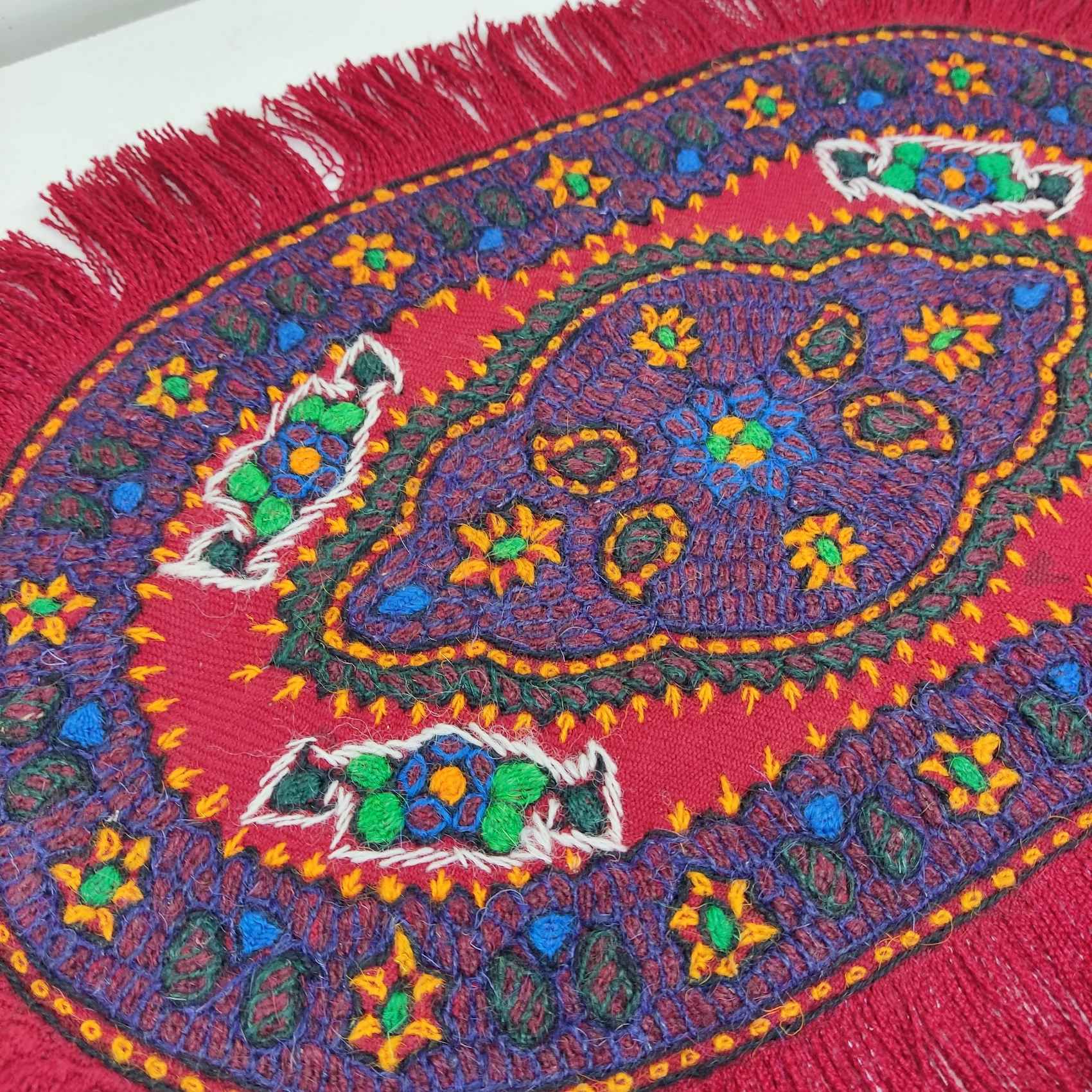 سجادة طاولة مصنوعة يدويًا بأناقة من باته كرمان، طراز تقليد