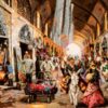 سجادة إيرانية تصويرية محبوكة يدويًا من تبريز تصور سوق النحاسين