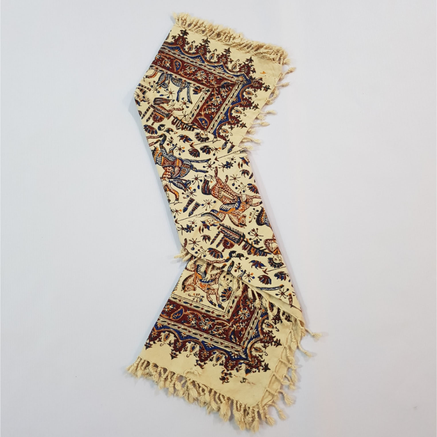 مفرش الطاولة الإيراني: طباعة كلامكاري التقليدية في إصفهان حصان