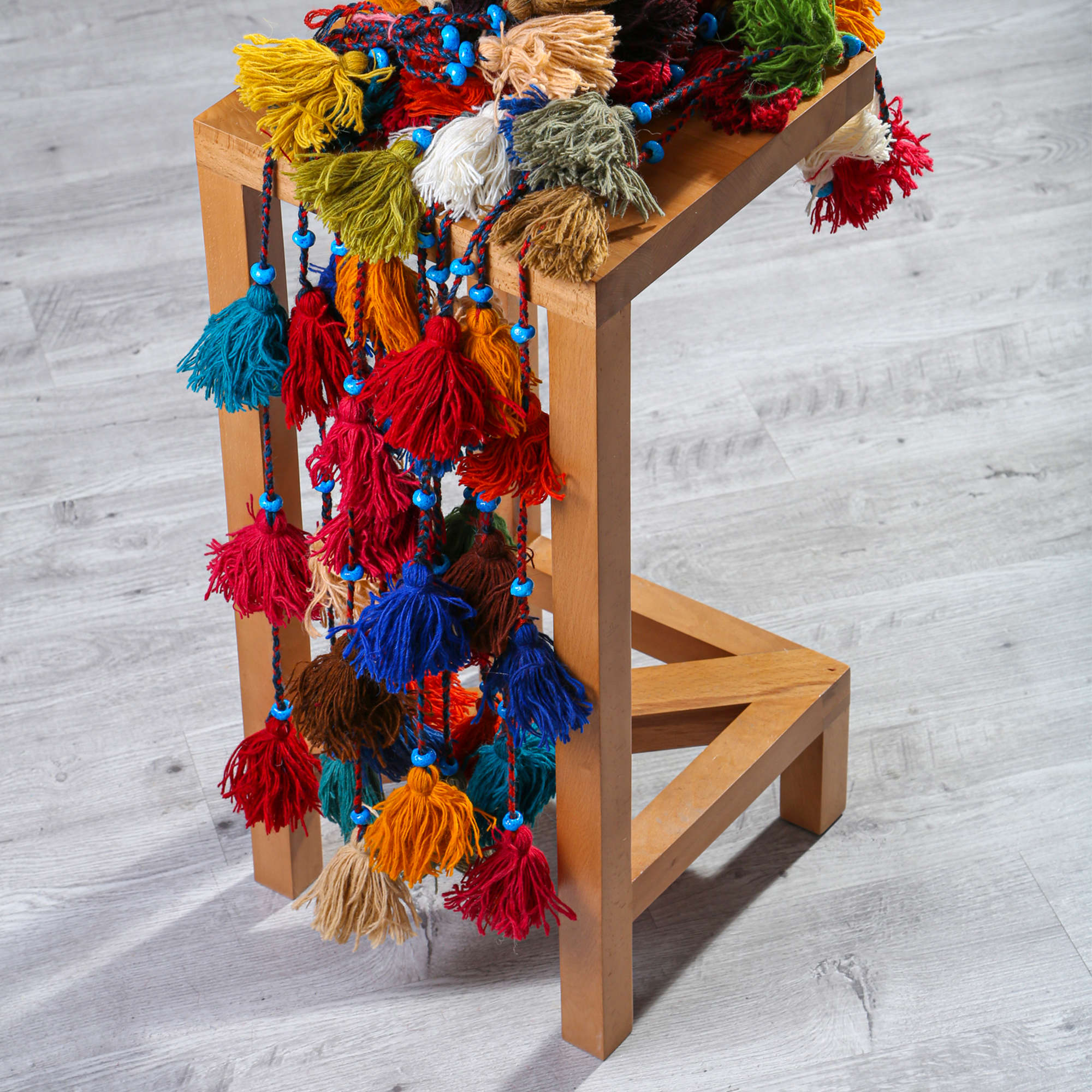 تعليقة جدار بشرابات يدوية التصنيع بالأسلوب التقليدي الشيردانغ