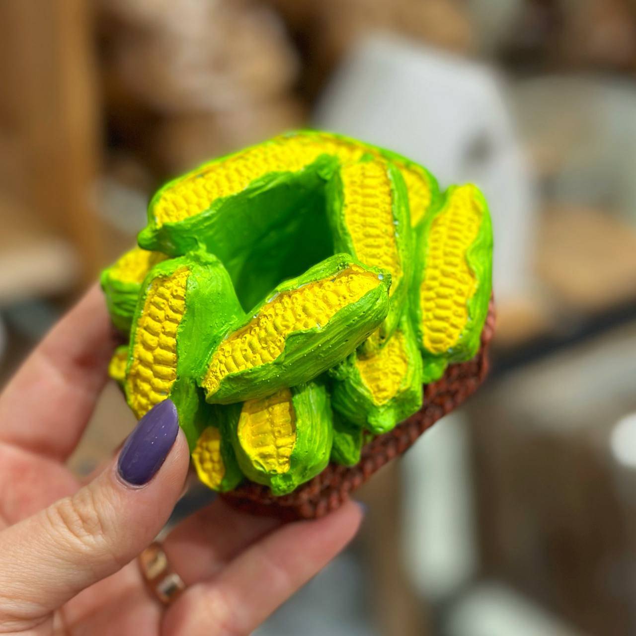 حامل أسنان بتصميم الذرة الصفراء لطاولتك